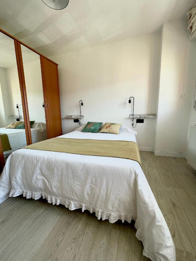 Playa Y Ciudad. Apartment Ribeira Ngoại thất bức ảnh